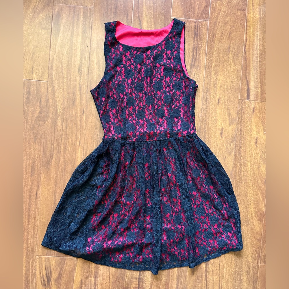✨3 for $25✨ Red & black lace cocktail dress